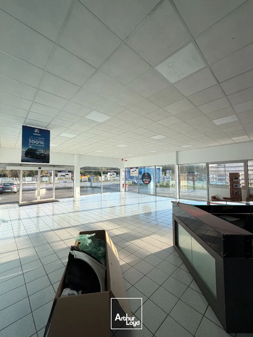 Emplacement premium Zone Nord Limoges - 442 m² A LOUER