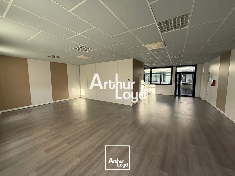 Bureaux 107.84 m² à louer Capitou - Fréjus