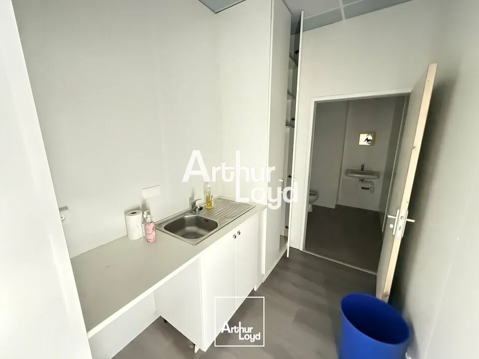 Bureaux 107.84 m² à louer Capitou - Fréjus