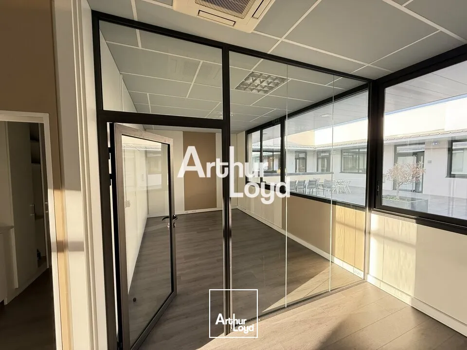 Bureaux 107.84 m² à louer Capitou - Fréjus