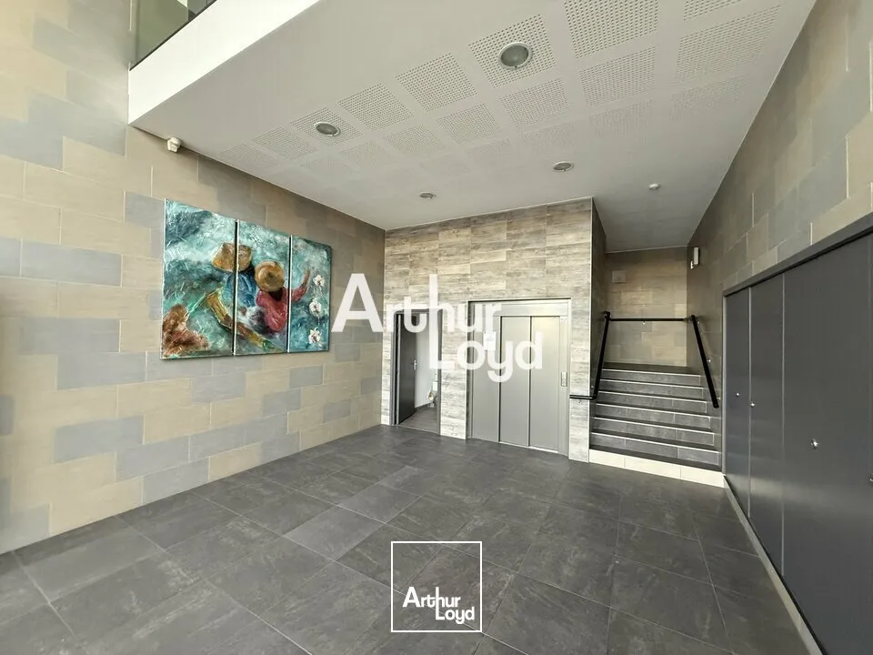 Bureaux 107.84 m² à louer Capitou - Fréjus