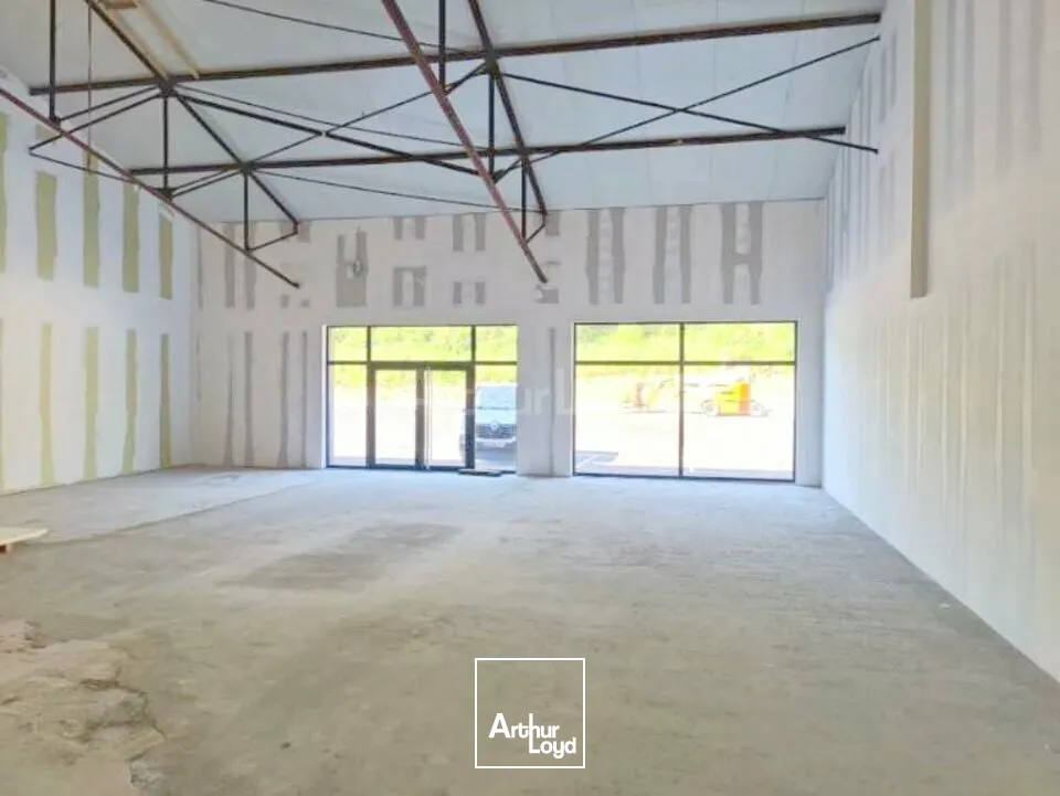 LOCAL COMMERCIAL à LOUER de 190 m²