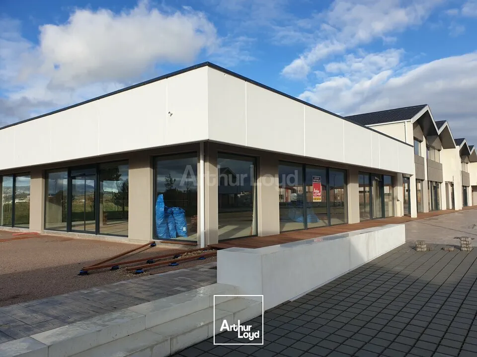 LOCAL COMMERCIAL à LOUER de 213 m²