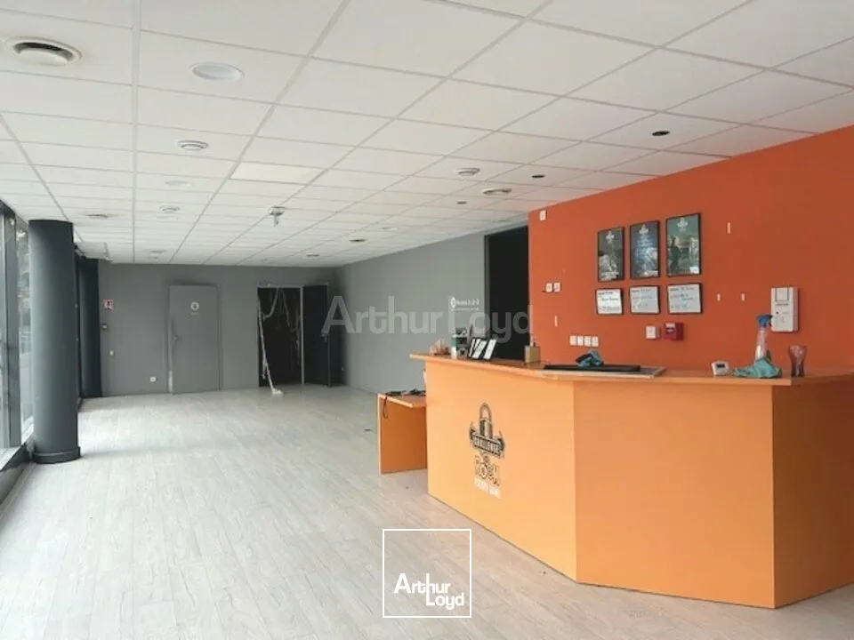 LOCAL COMMERCIAL à VENDRE de 368 m²