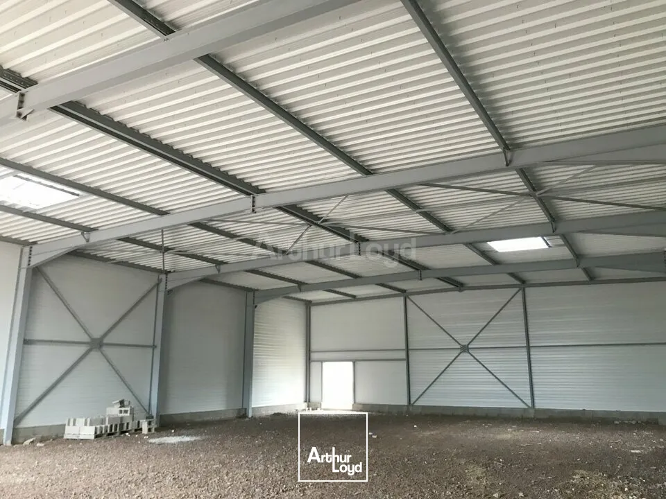 LOCAL COMMERCIAL à LOUER de 441 m²