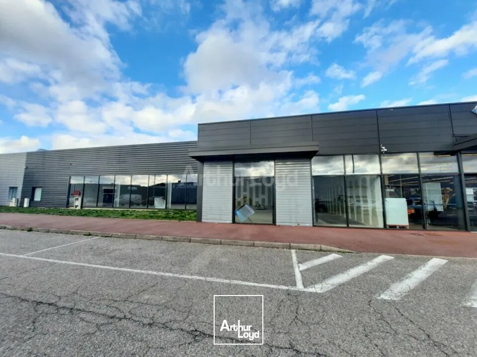 LOCAL COMMERCIAL à LOUER de 554 m²