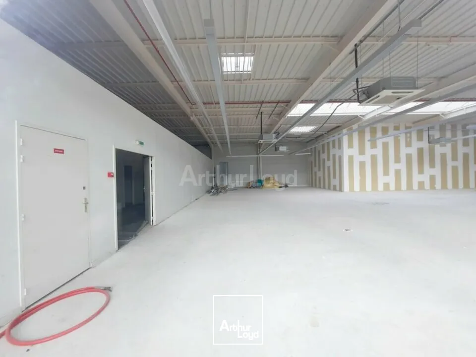 LOCAL COMMERCIAL à VENDRE de 554 m²