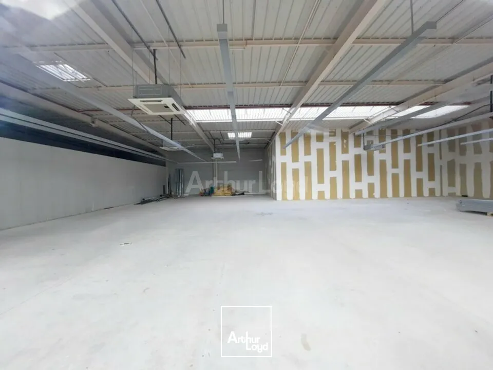 LOCAL COMMERCIAL à VENDRE de 554 m²