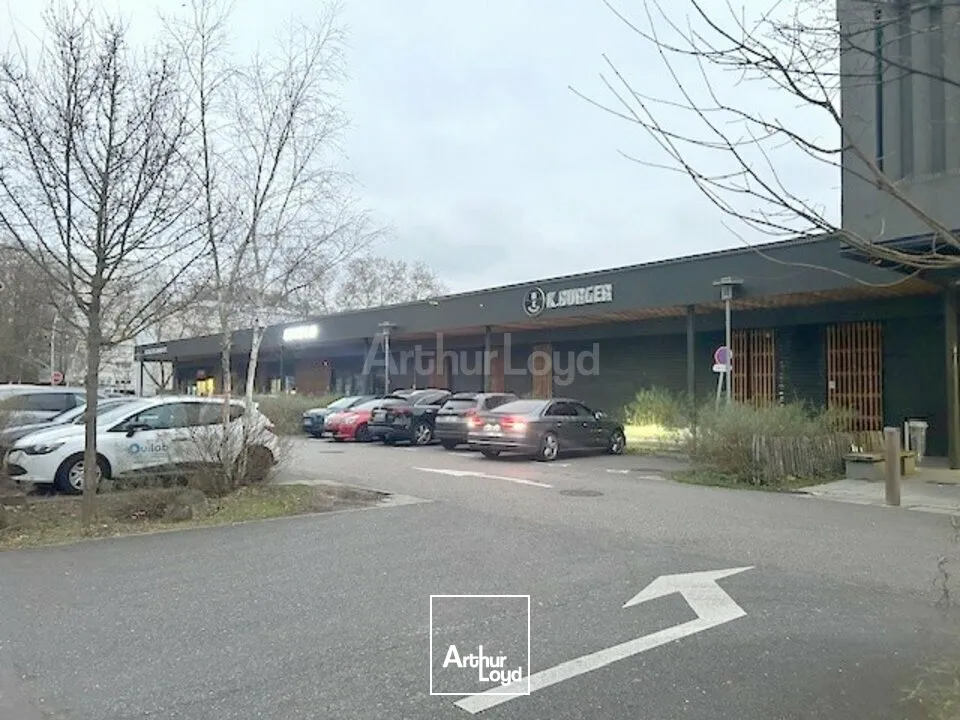 LOCAL COMMERCIAL à LOUER de 99 m²