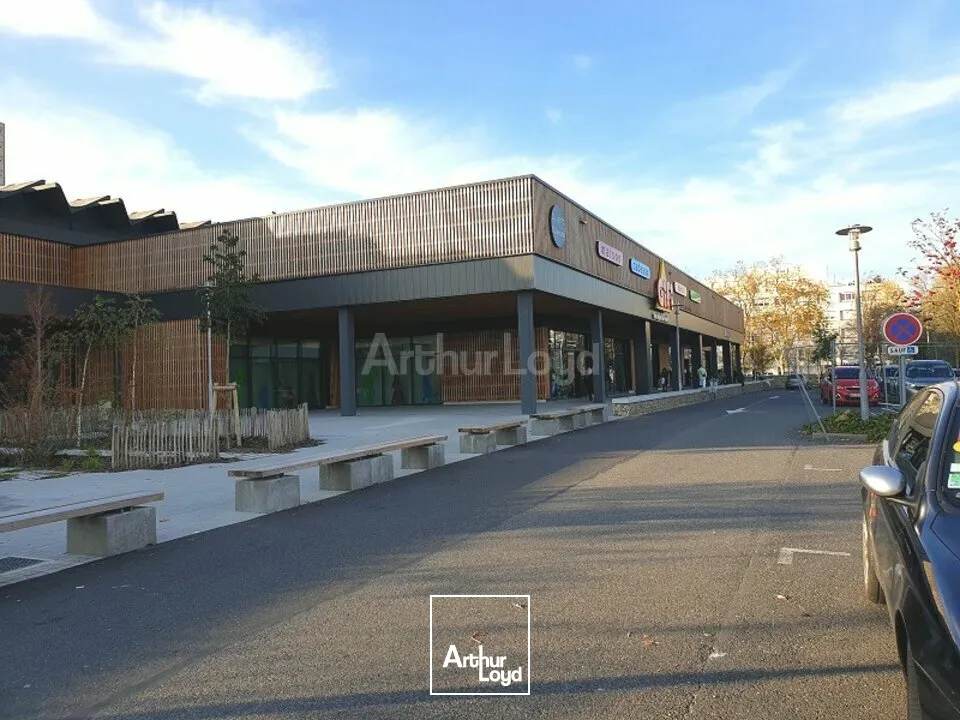 LOCAL COMMERCIAL à LOUER de 99 m²