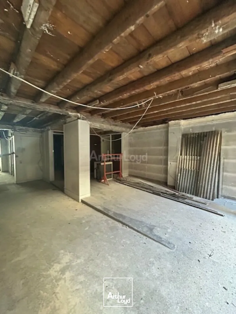 LOCAL COMMERCIAL à LOUER de 186 m²