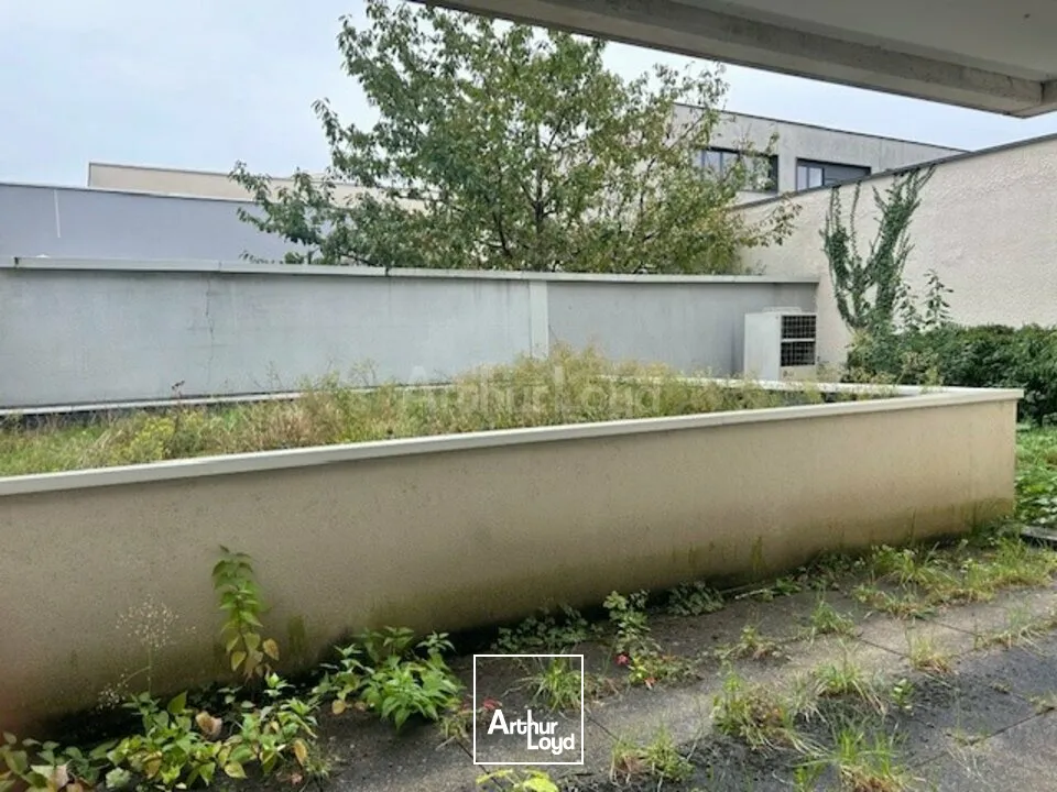 LOCAL COMMERCIAL à VENDRE de 216 m²