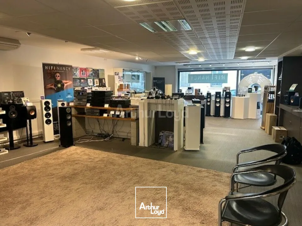 LOCAL COMMERCIAL à VENDRE de 127 m²