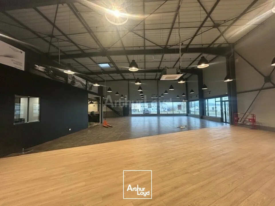 LOCAL COMMERCIAL à LOUER de 770 m²