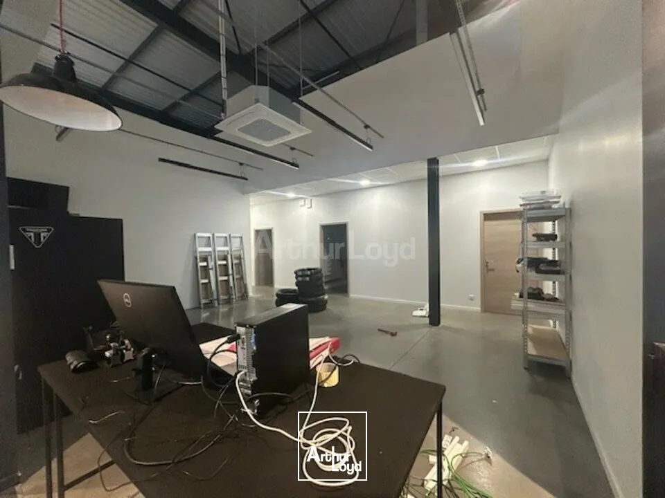 LOCAL COMMERCIAL à LOUER de 770 m²