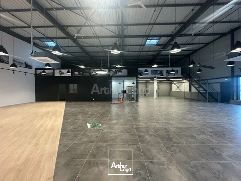 LOCAL COMMERCIAL à LOUER de 770 m²