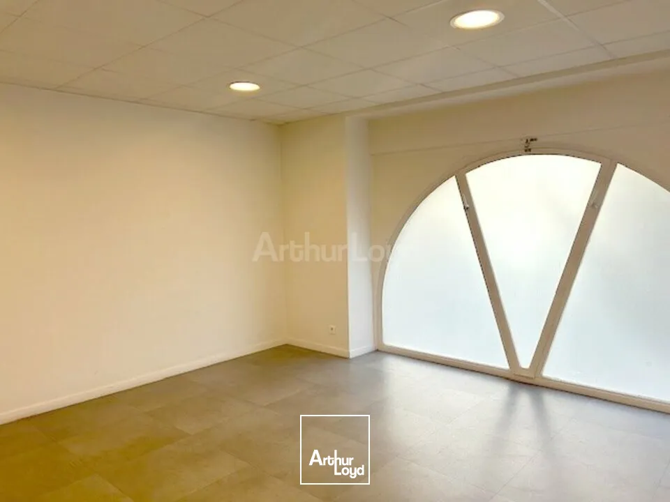 LOCAL COMMERCIAL à LOUER de 116 m²