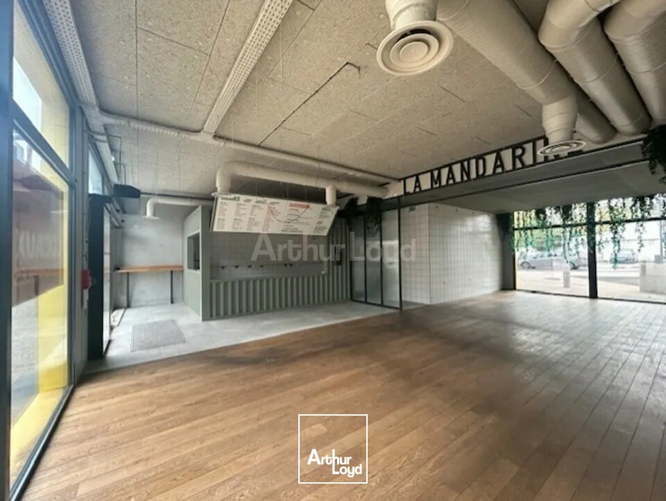 LOCAL COMMERCIAL à LOUER de 159 m²