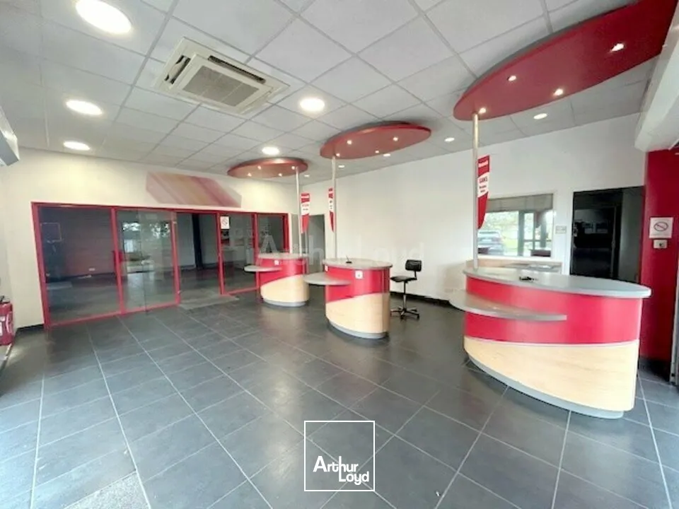 LOCAL COMMERCIAL à LOUER de 447 m²