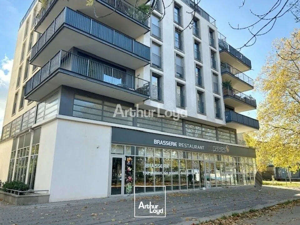 LOCAL COMMERCIAL à VENDRE de 563 m²