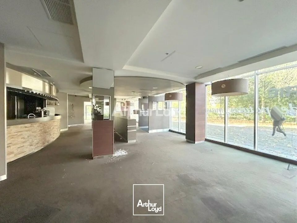 LOCAL COMMERCIAL à VENDRE de 563 m²