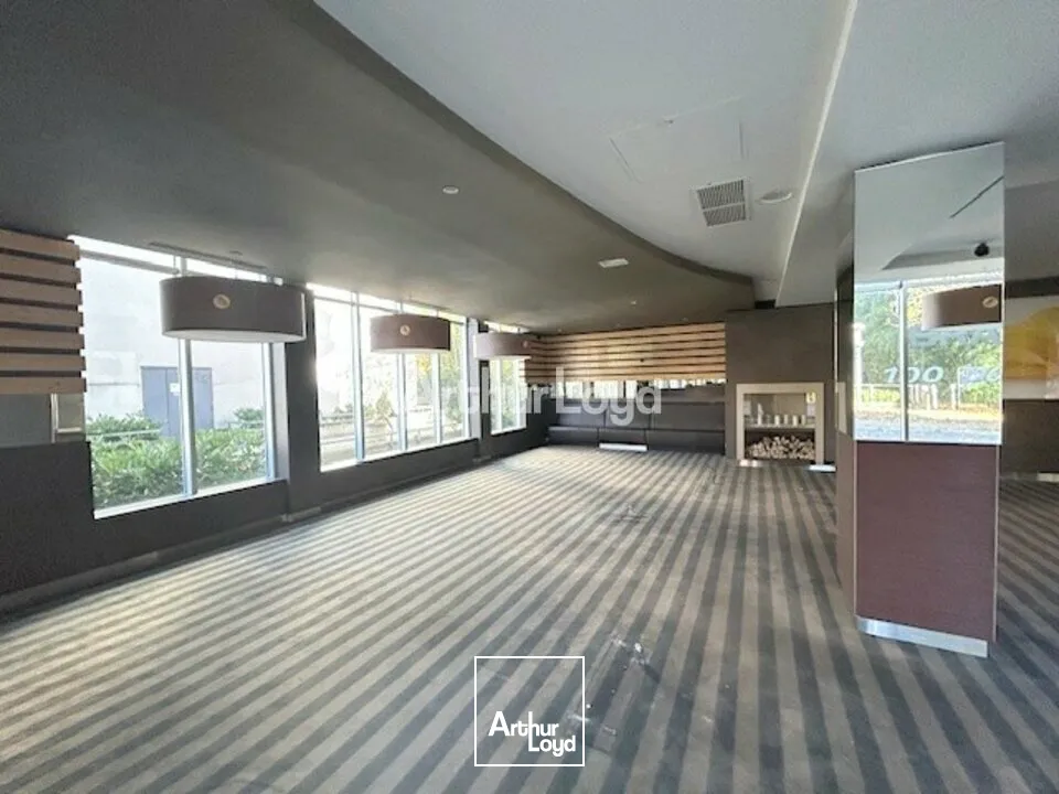 LOCAL COMMERCIAL à VENDRE de 563 m²