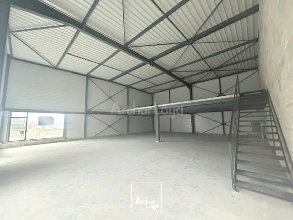 LOCAL COMMERCIAL à VENDRE de 323 m²