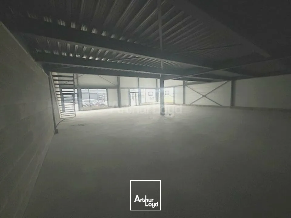 LOCAL COMMERCIAL à VENDRE de 323 m²