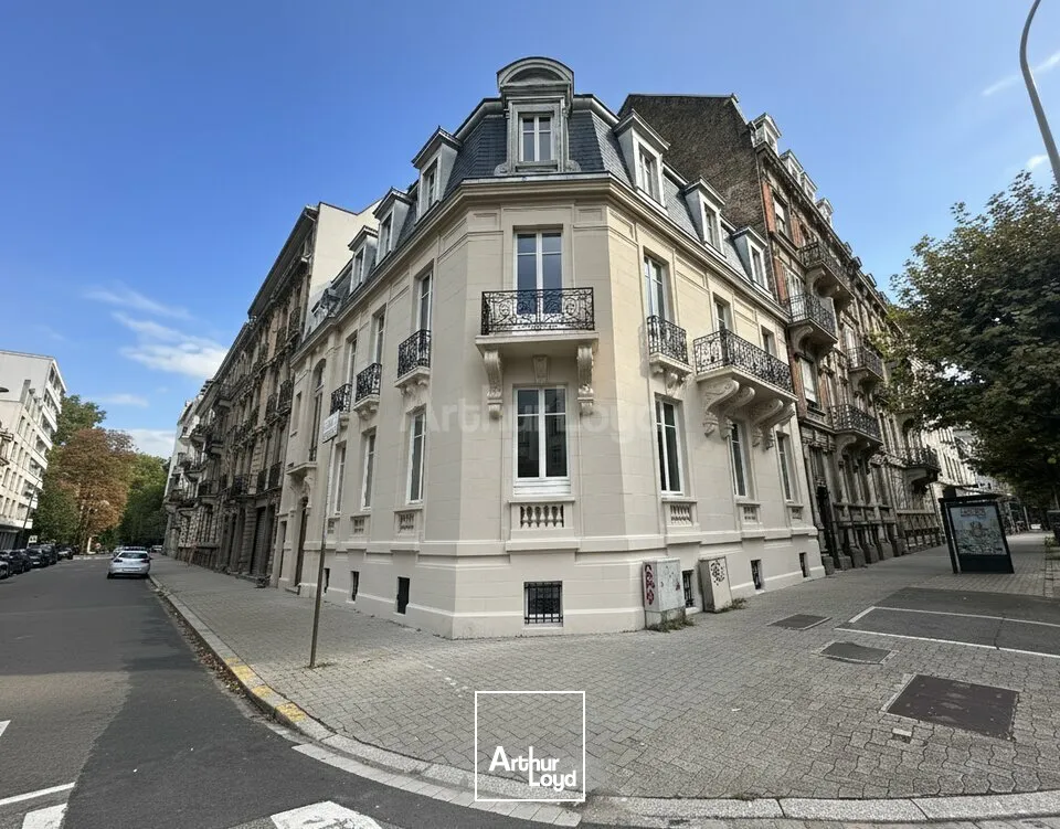 BUREAUX à LOUER de 461 m²