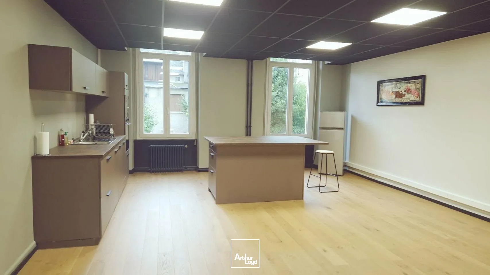 Plateau de bureaux rénové de 107 m² à vendre  Situation premium sur les quais de Tulle