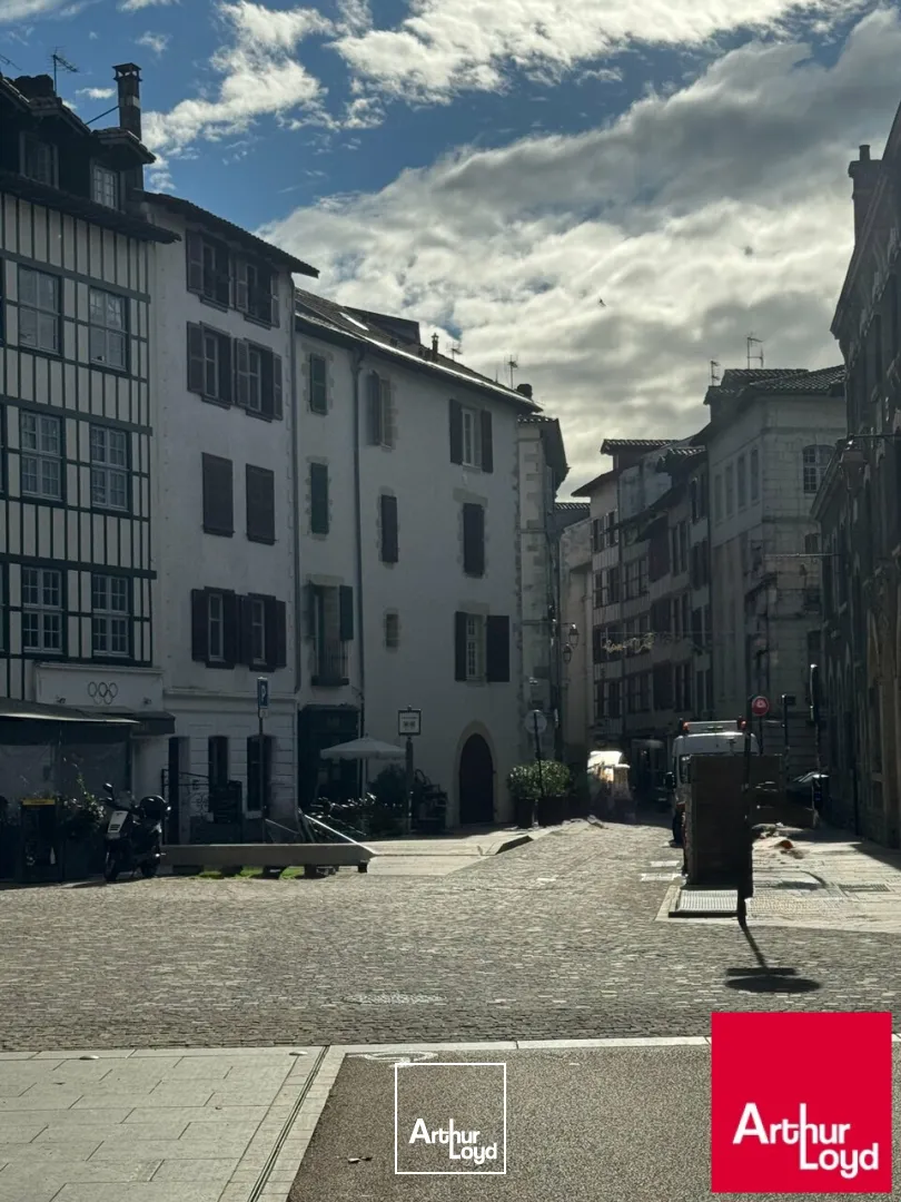BAYONNE, offrez pour votre activité un espace prêt à réussir : Visibilité, agencement optimal et bel emplacement
