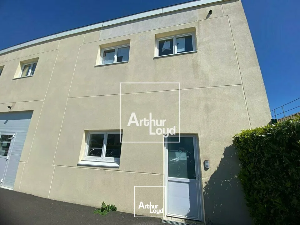 Bureaux dans un immeuble entretenu à la location