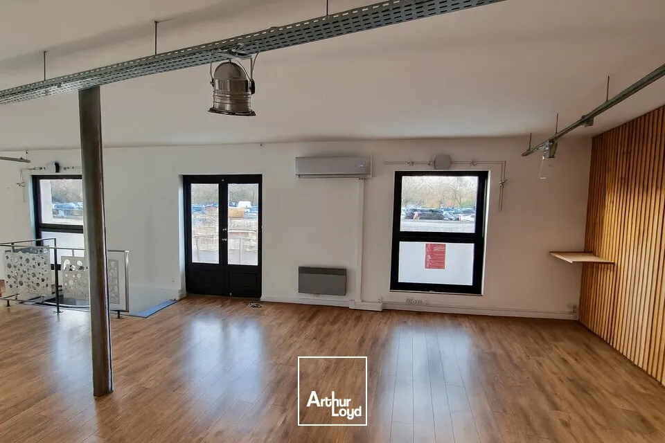 À LOUER  LOCAL COMMERCIAL EN HYPER-CENTRE DE NIORT