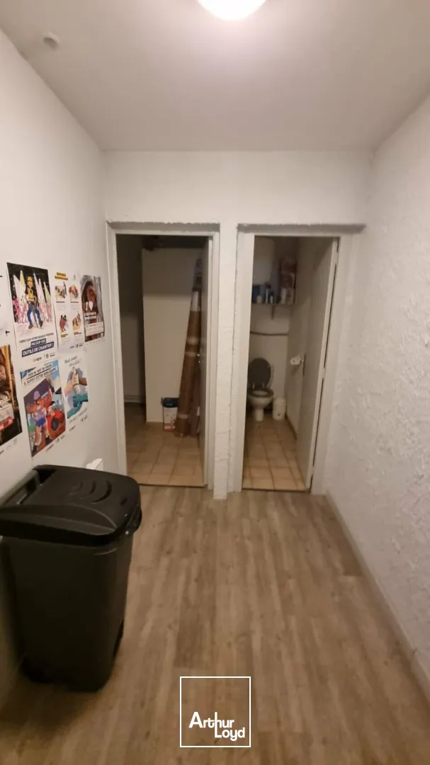 À louer  Local d'activité 261 m² avec bureaux et accès direct rocade  Poitiers Sud