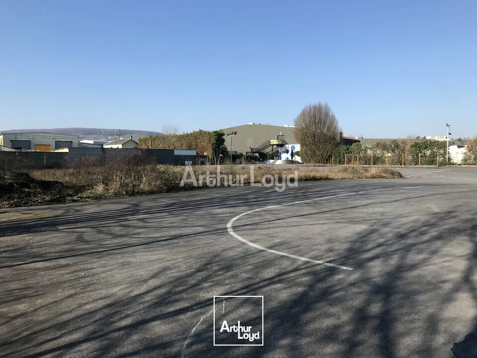 A louer - projet d'aménagement sur mesure dans un bâtiment multi-activités.