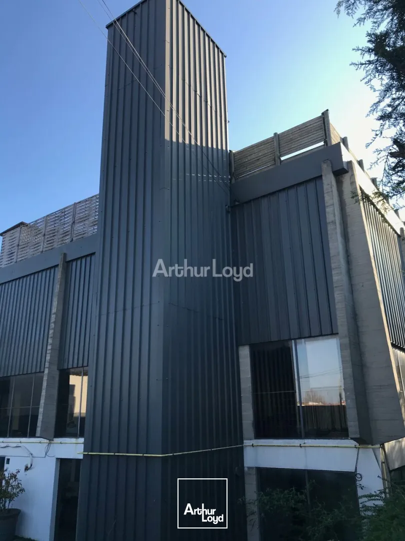 A louer - projet d'aménagement sur mesure dans un bâtiment multi-activités.