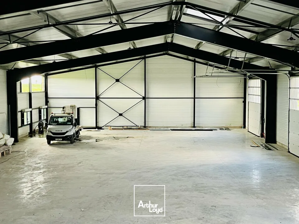 A LOUER - LE HAVRE PLATEAU NORD - LOCAL D'ACTIVITÉ NEUF BRUT DE BÉTON D'ENVIRON 235 m2