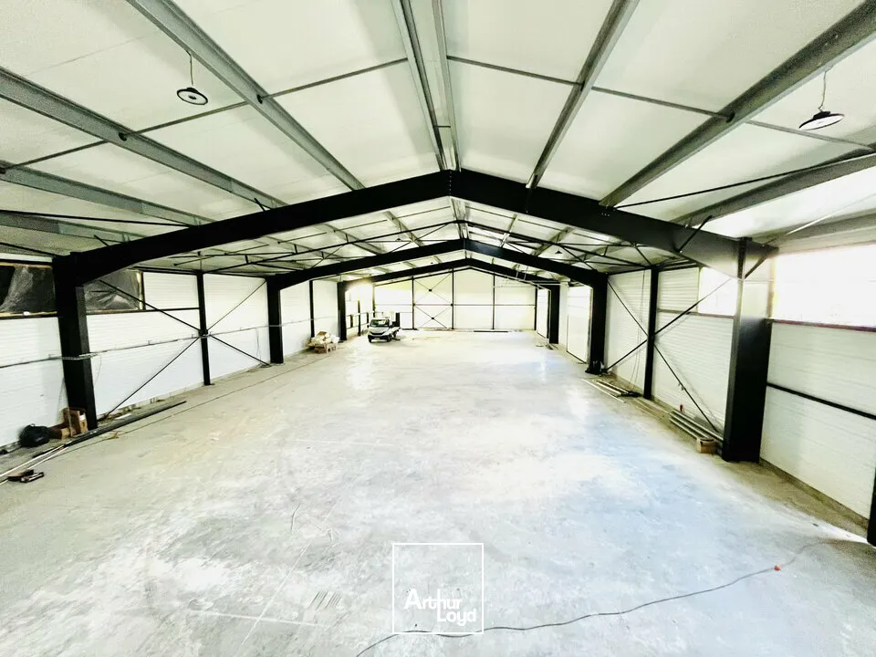 A LOUER - LE HAVRE PLATEAU NORD - LOCAL D'ACTIVITÉ NEUF BRUT DE BÉTON D'ENVIRON 235 m2