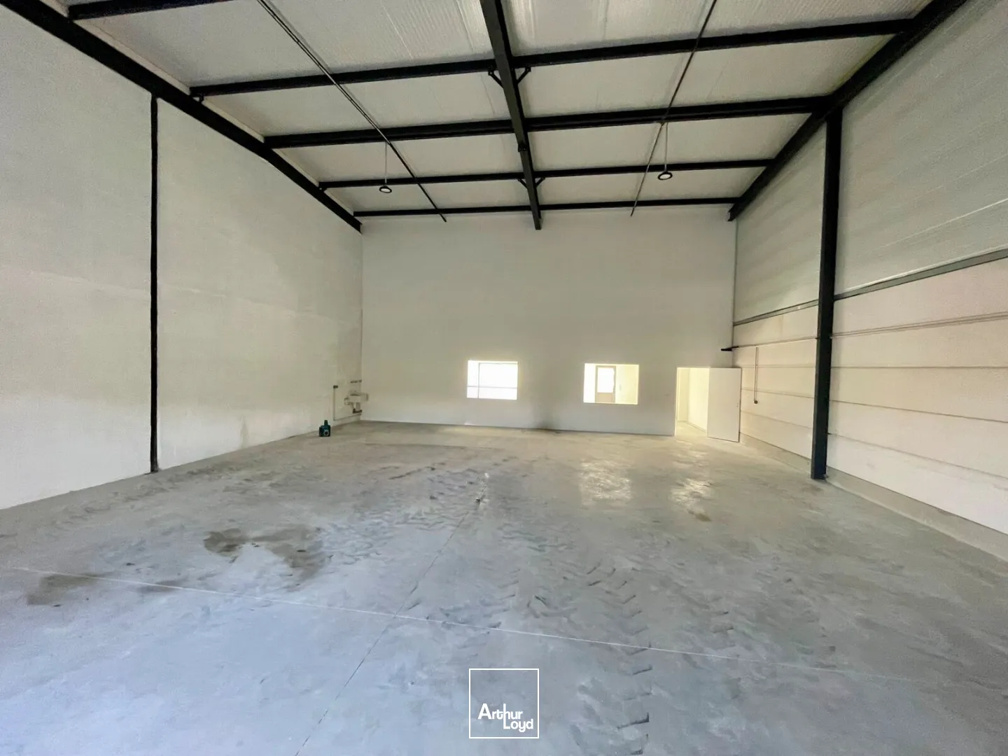 A LOUER LOCAL D'ACTIVITÉ 230 M2 À VENETTE - BOIS DE PLAISANCE - PÉRIPHÉRIE COMPIEGNE