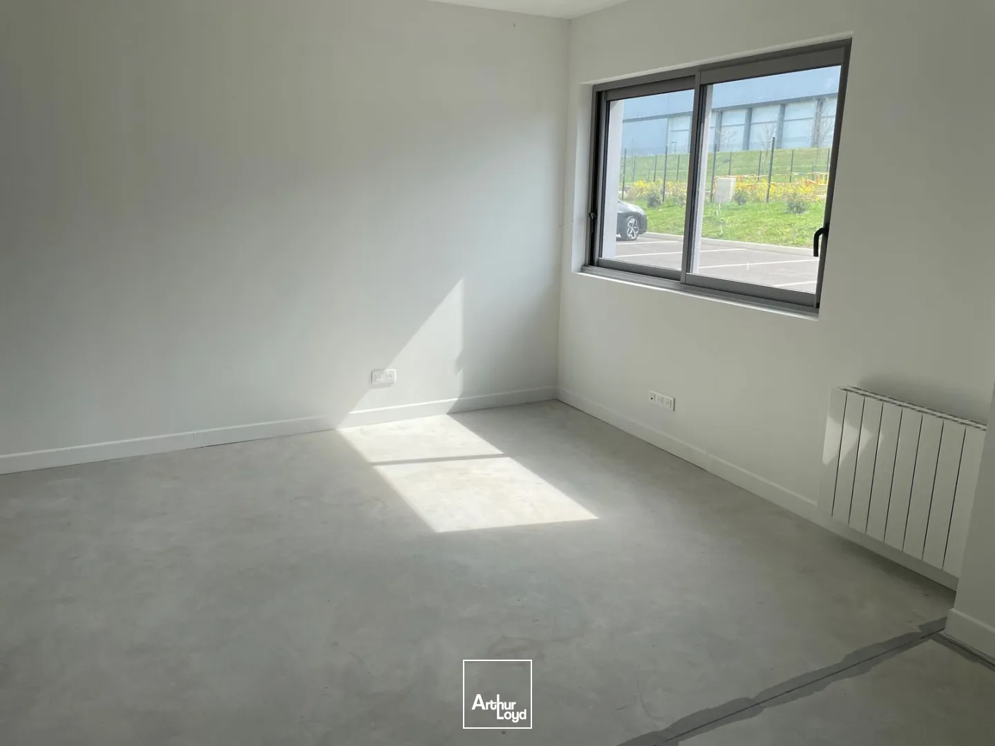 A LOUER LOCAL D'ACTIVITÉ 230 M2 À VENETTE - BOIS DE PLAISANCE - PÉRIPHÉRIE COMPIEGNE