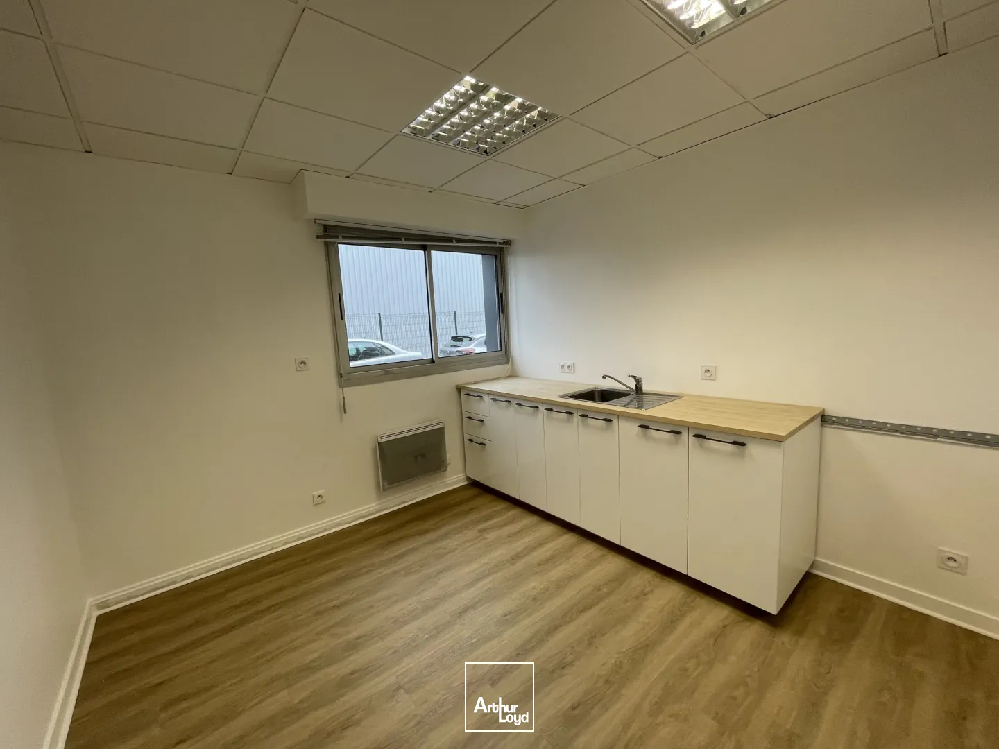 BUREAUX À LOUER-78 M²-LA CHAPELLE SUR ERDRE