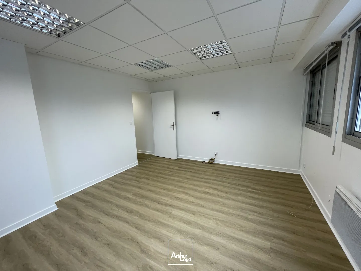 BUREAUX À LOUER-78 M²-LA CHAPELLE SUR ERDRE