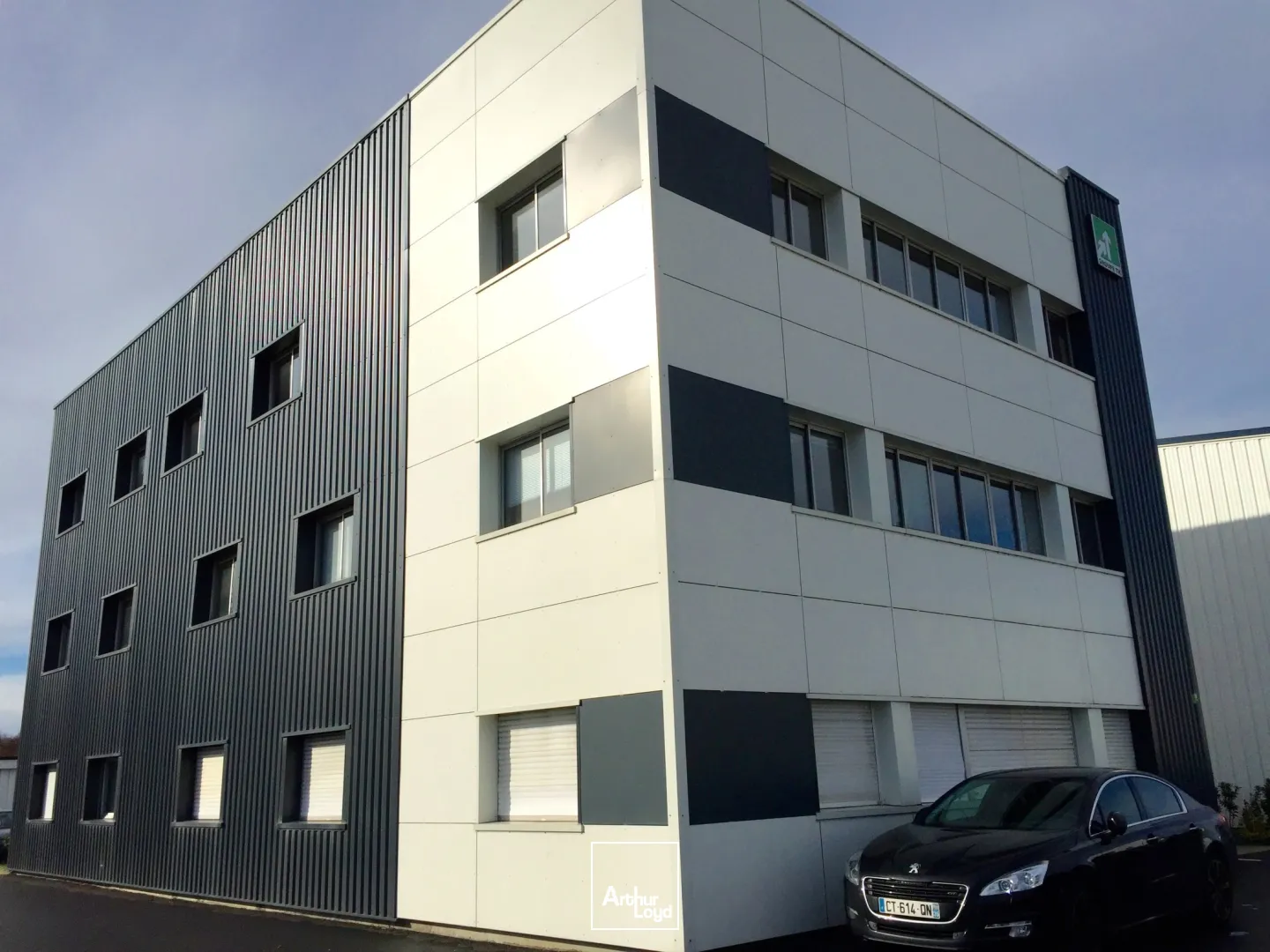 BUREAUX À LOUER-78 M²-LA CHAPELLE SUR ERDRE