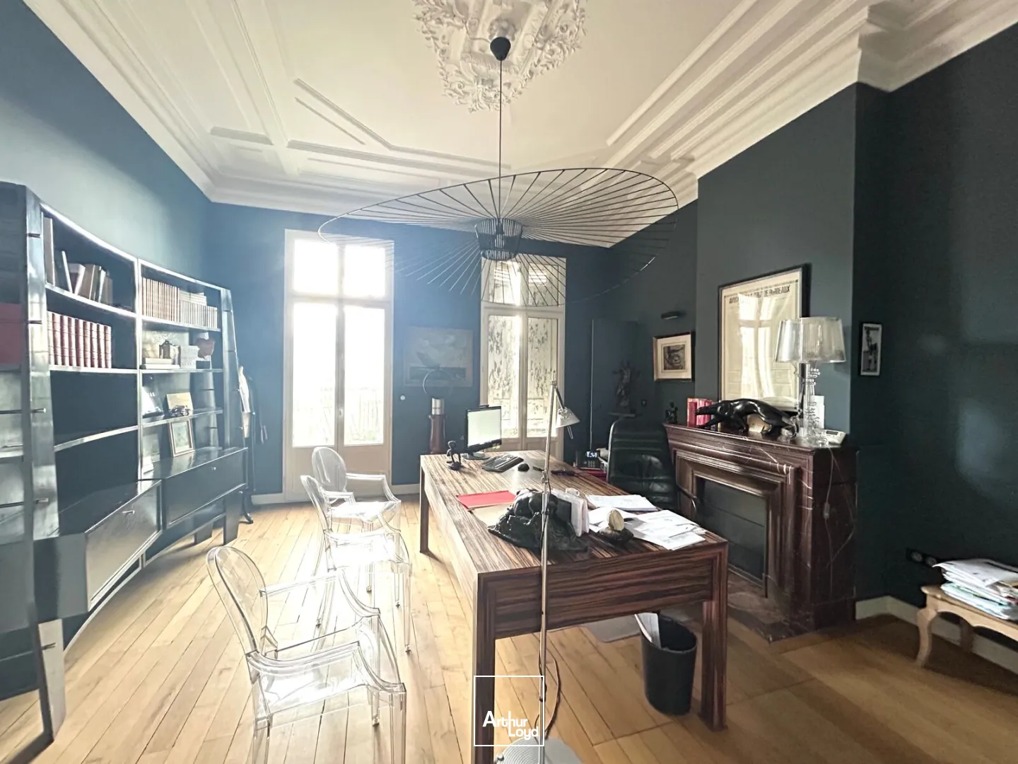 Bureaux à louer face au parc bordelais - ensemble fonctionnel de 434 m² avec sous-sol.