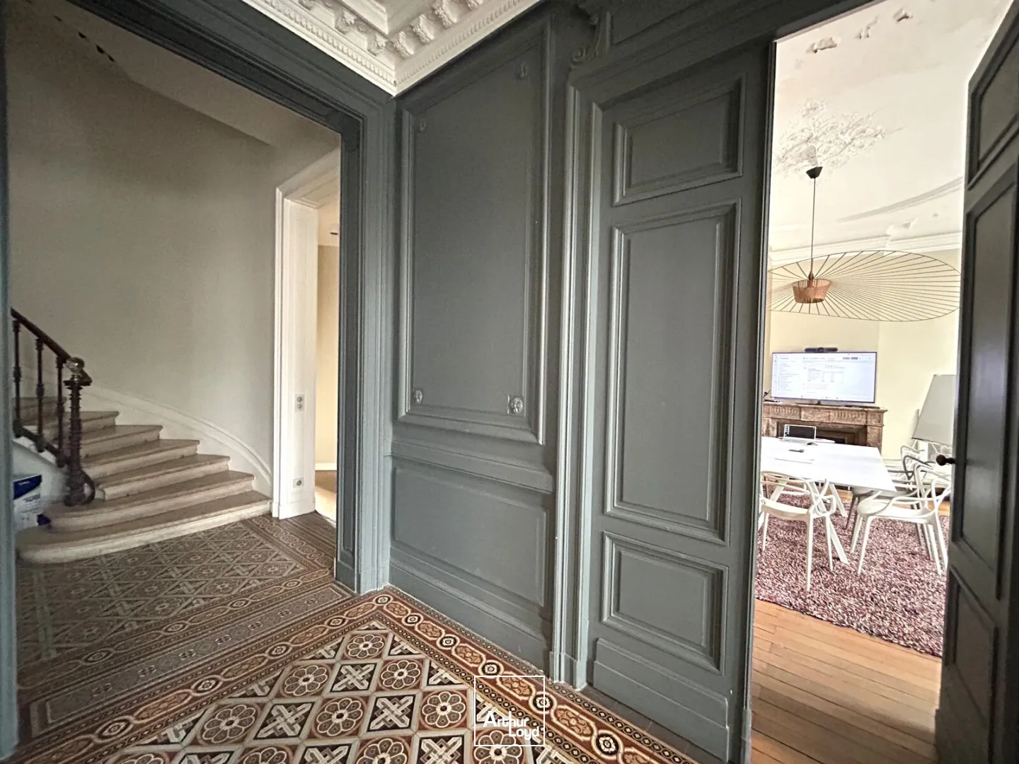 Bureaux à louer face au parc bordelais - ensemble fonctionnel de 434 m² avec sous-sol.