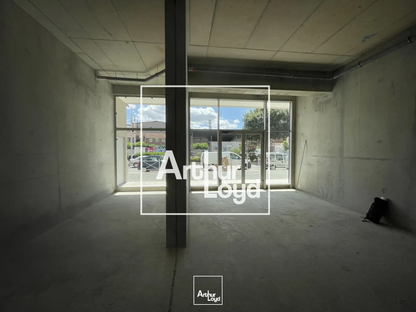 Bureaux ou commerce à louer de 136 m2 - Quartier Polygone - très belle visibilité