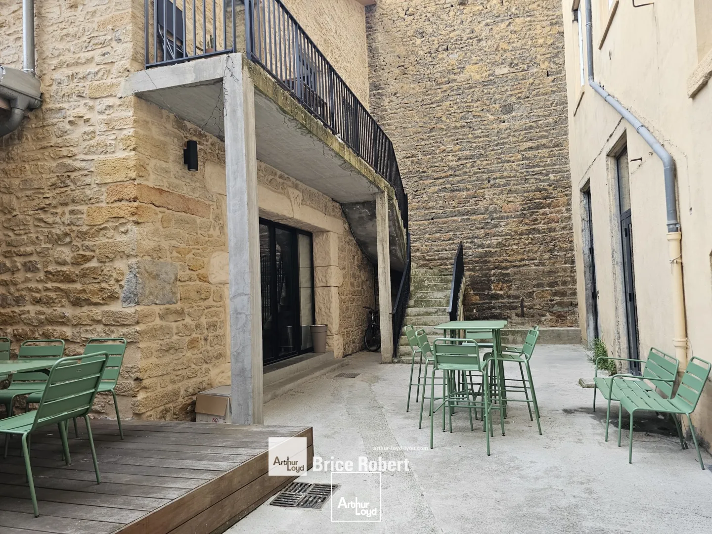  A vendre - Bureaux atypiques avec cour intérieure - Lyon 9ème Valmy