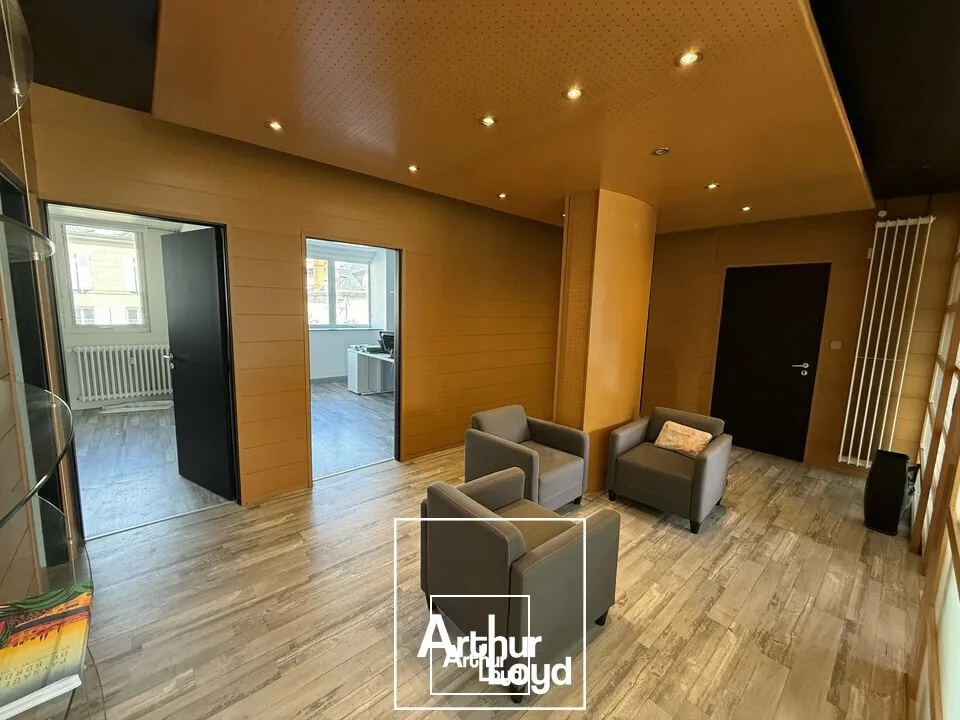 Plateau de bureaux de 103 m²  Cur de ville avec parkings sécurisés