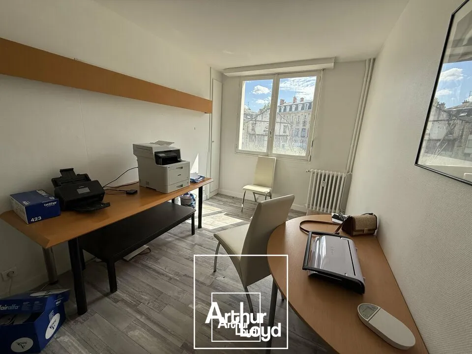 Plateau de bureaux de 103 m²  Cur de ville avec parkings sécurisés