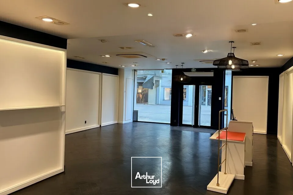 LOCAL COMMERCIAL  EMPLACEMENT N°1  CENTRE-VILLE